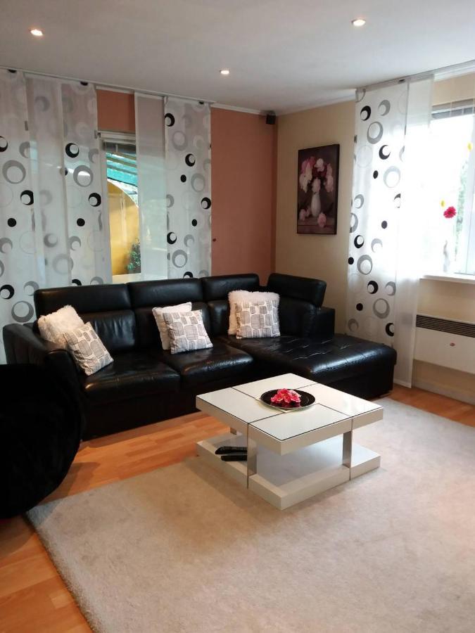 Apartment Lucica *