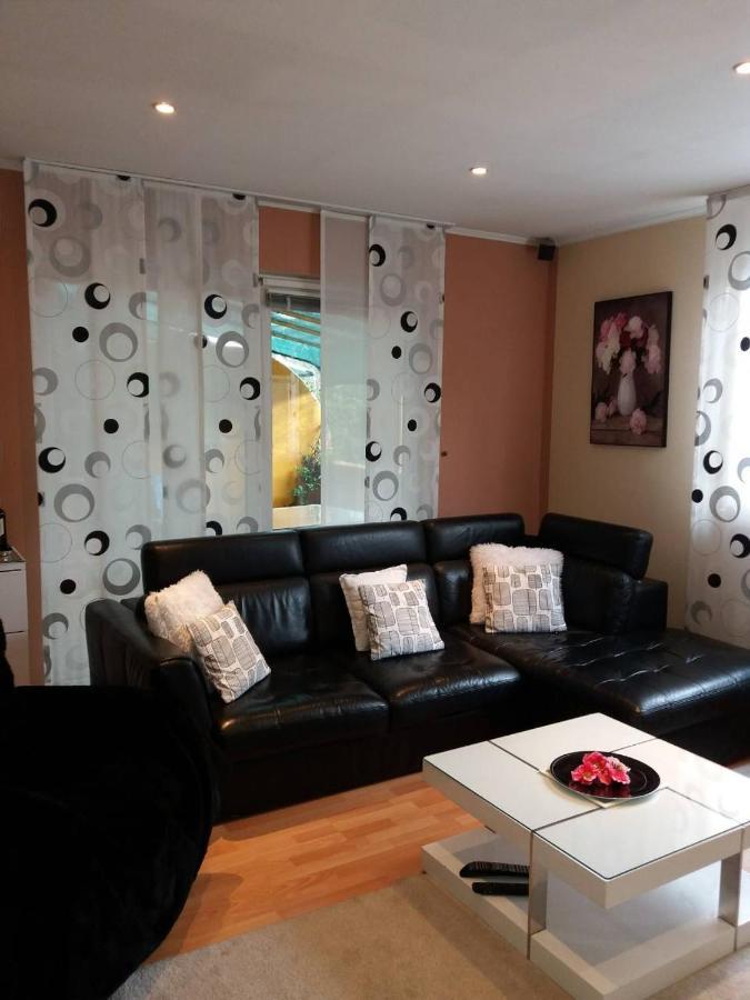 Lucica Apartment *