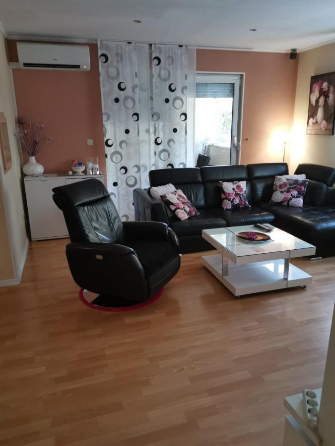 Lucica Apartment *